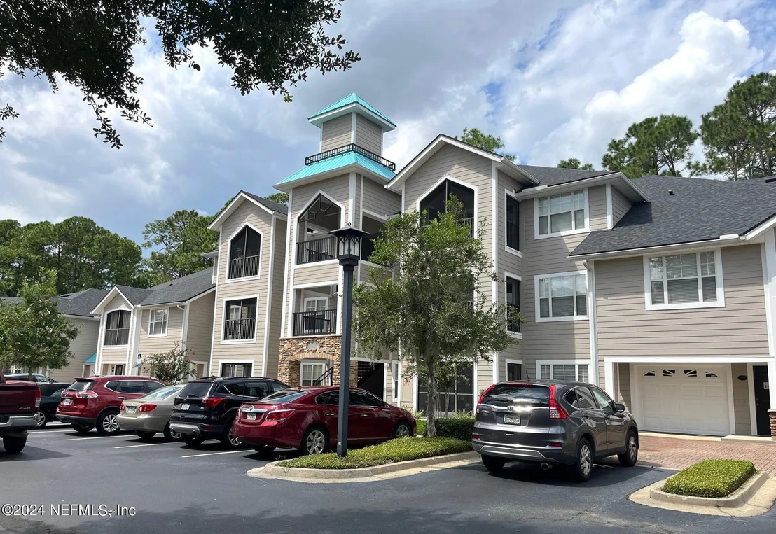 Photo of Unit 301 at 320 RYDER CUP Circle