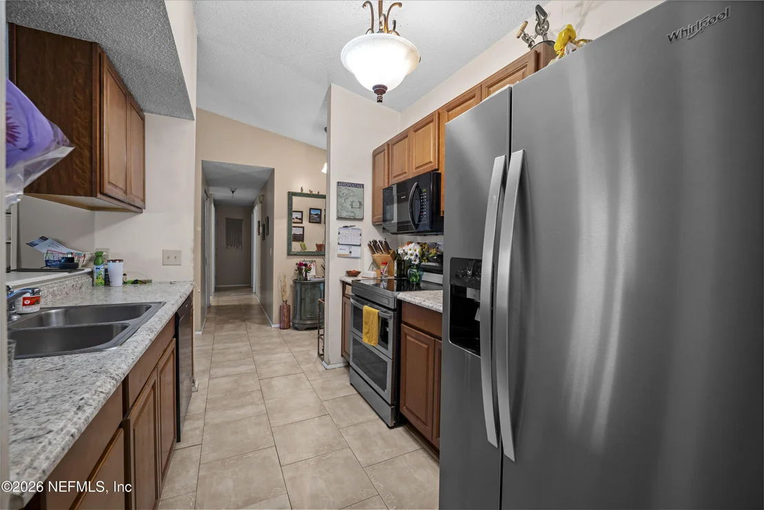 Photo of 4208 QUEENSWAY Drive