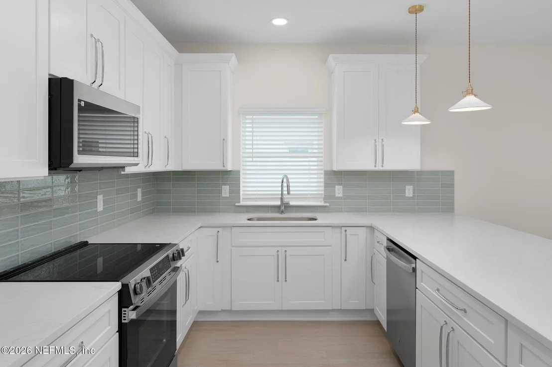 Photo of 878 W 4TH Street