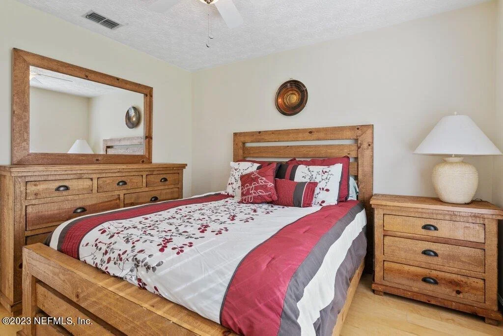 Photo of 241 OAK Drive S