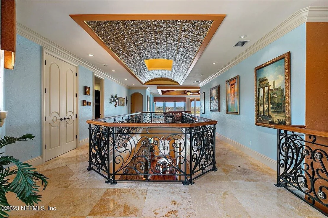 Photo of 1261 DELFINO Drive