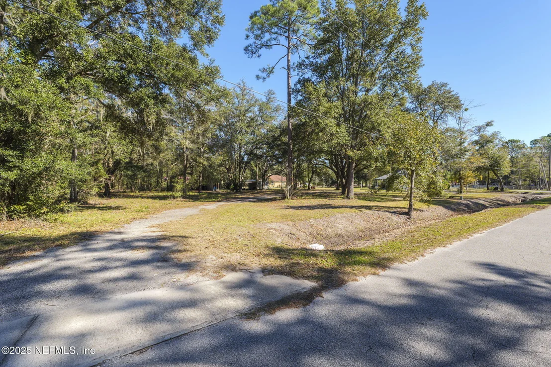 Photo of 1499 SHEFFIELD Road