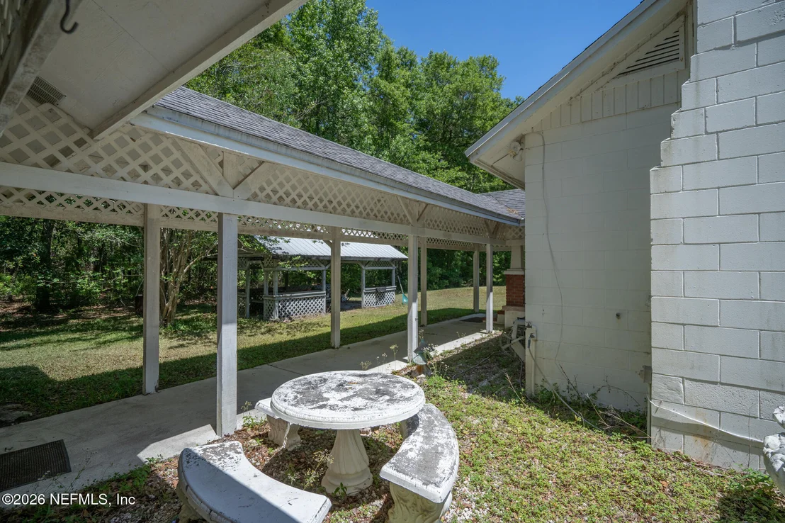 Photo of 542106 LEM TURNER Road