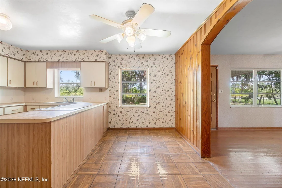 Photo of 786 W RIVER Road
