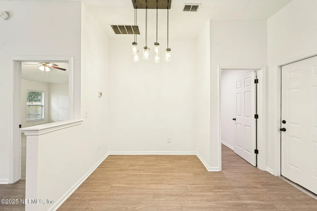 Photo of 8761 REDLEAF Court