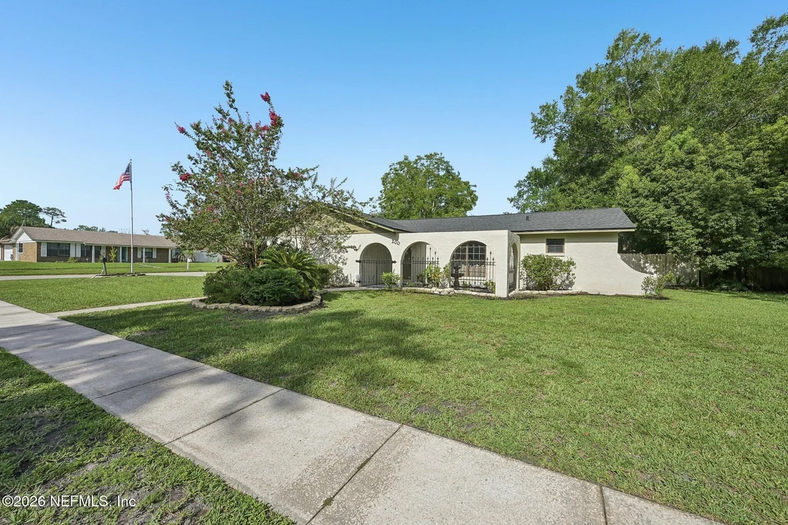 Photo of 200 DEBARRY Avenue