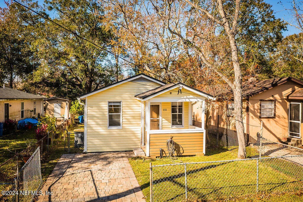 Photo of 1132 DIVISION Street