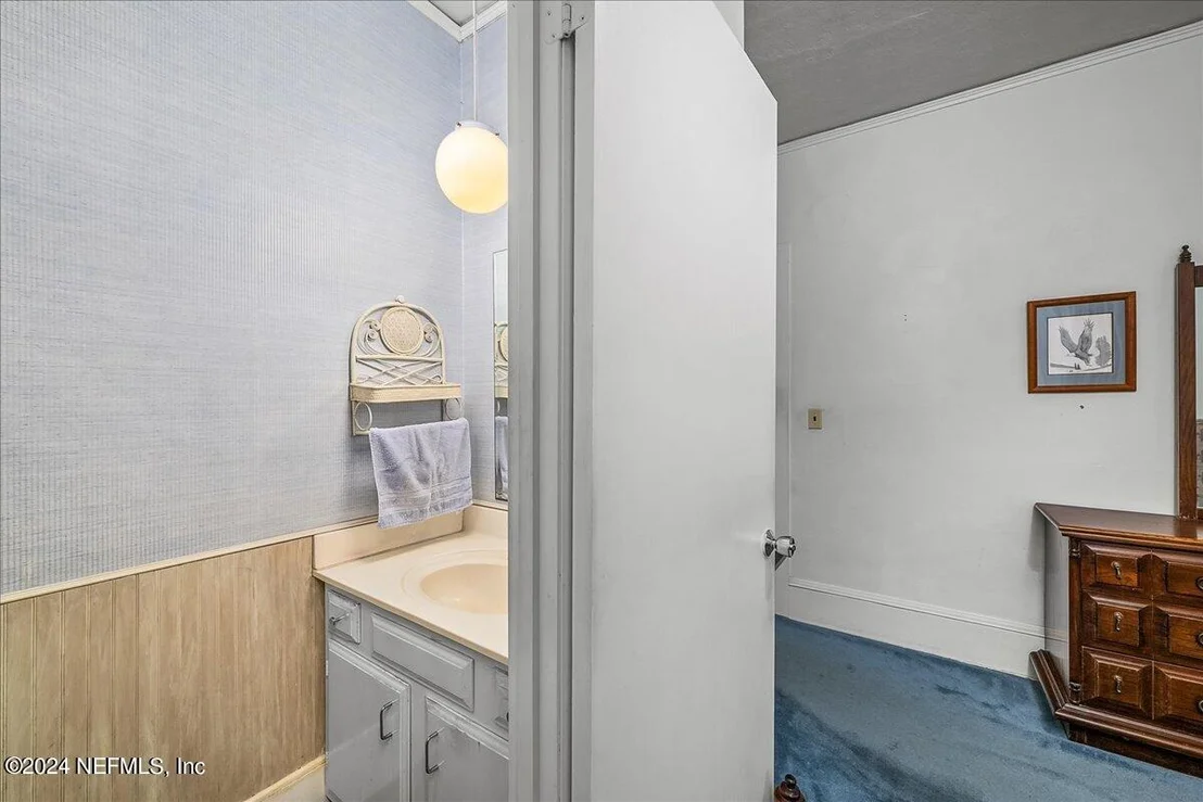 Photo of 231 OLEANDER Avenue