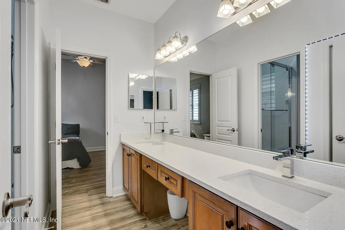 Photo of 724 EAGLE POINT Drive