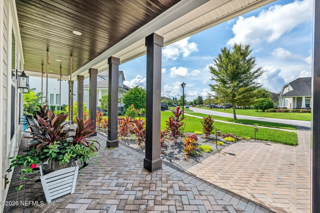 Photo of 681 GLENNEYRE Circle