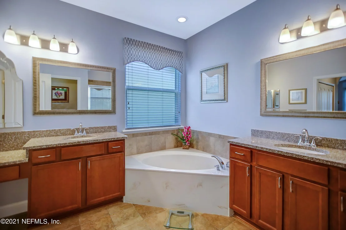 Photo of 584 N LEGACY Trail