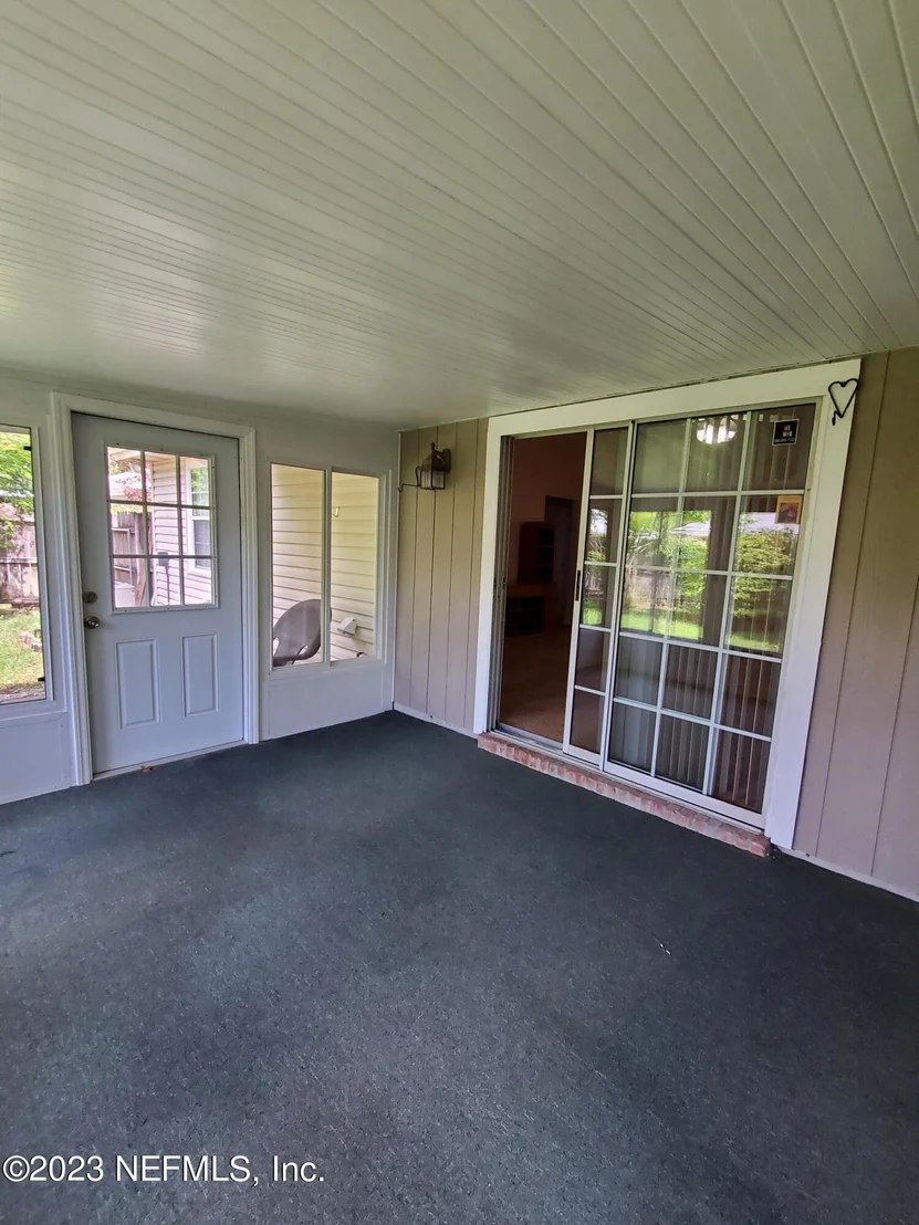 Photo of 8028 QUEENSFERRY Lane