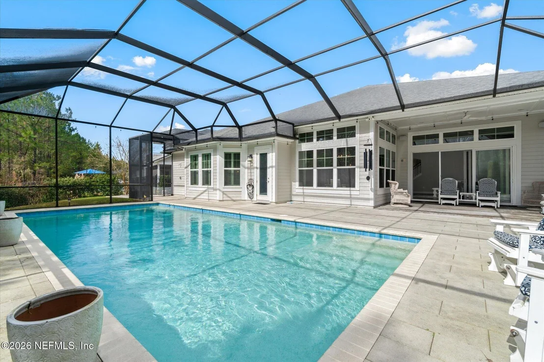 Photo of 195 GLENNEYRE Circle
