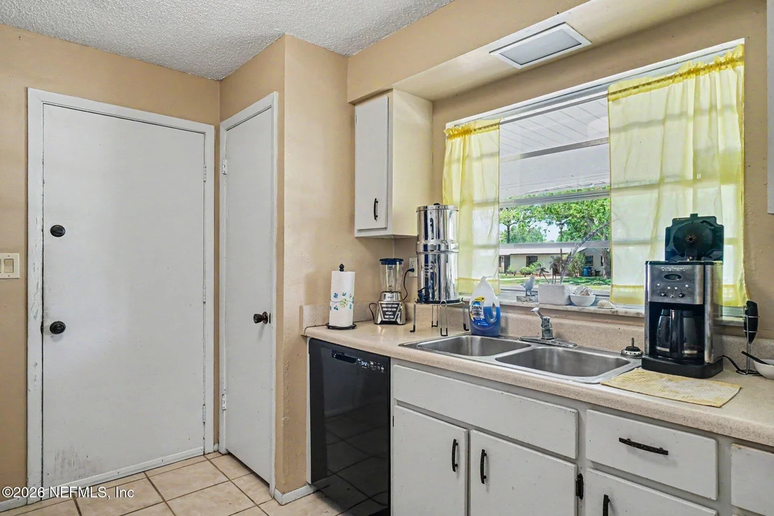 Photo of 239 DELTONA Boulevard