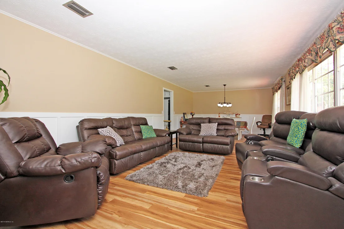 Photo of 4611 MAPLE Street