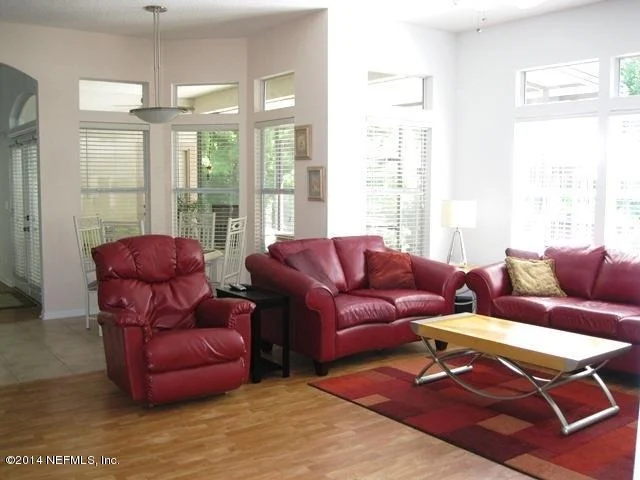 Photo of 212 Bobolink Place