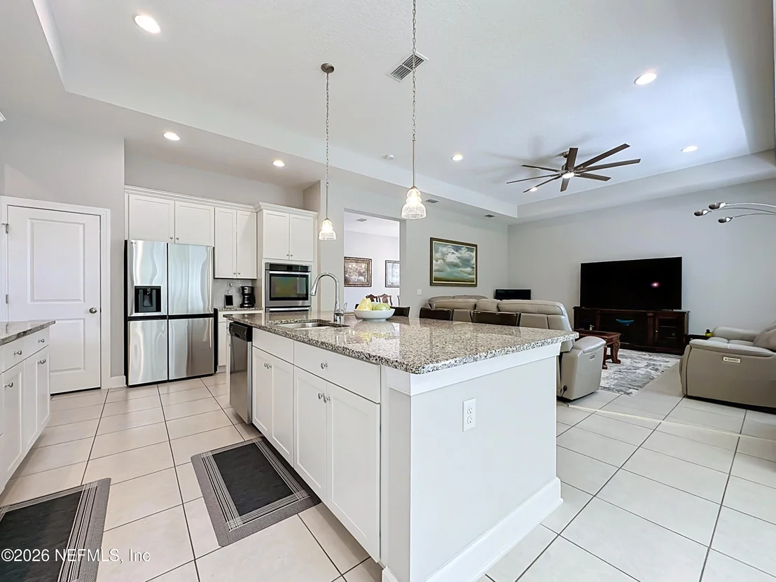 Photo of 676 CHARTER OAKS Boulevard