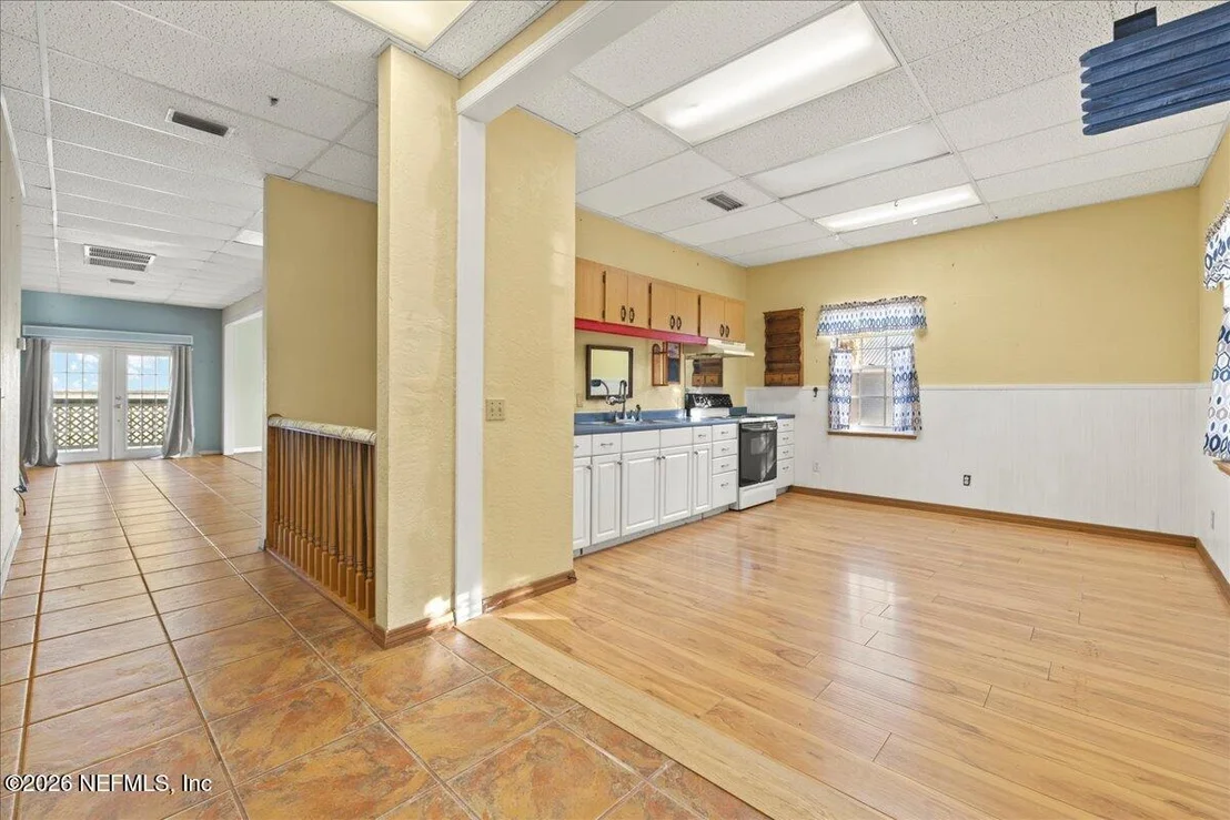 Photo of 10 CENTRAL Avenue