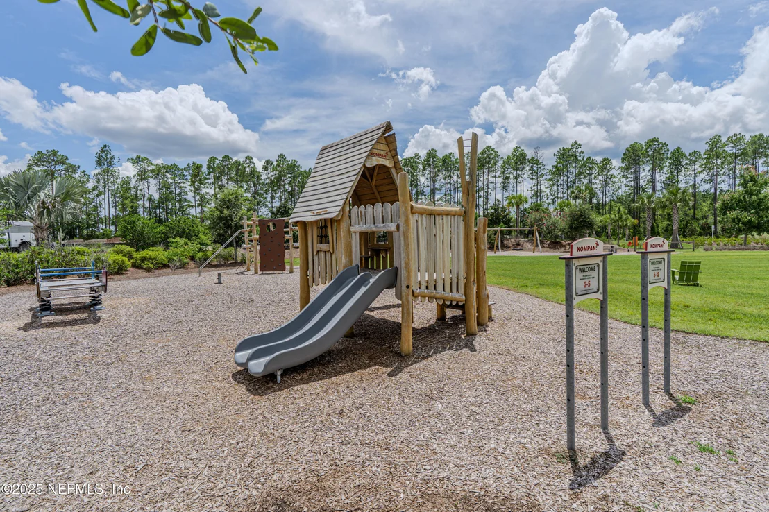 Photo of 575 BUTTONWOOD Loop