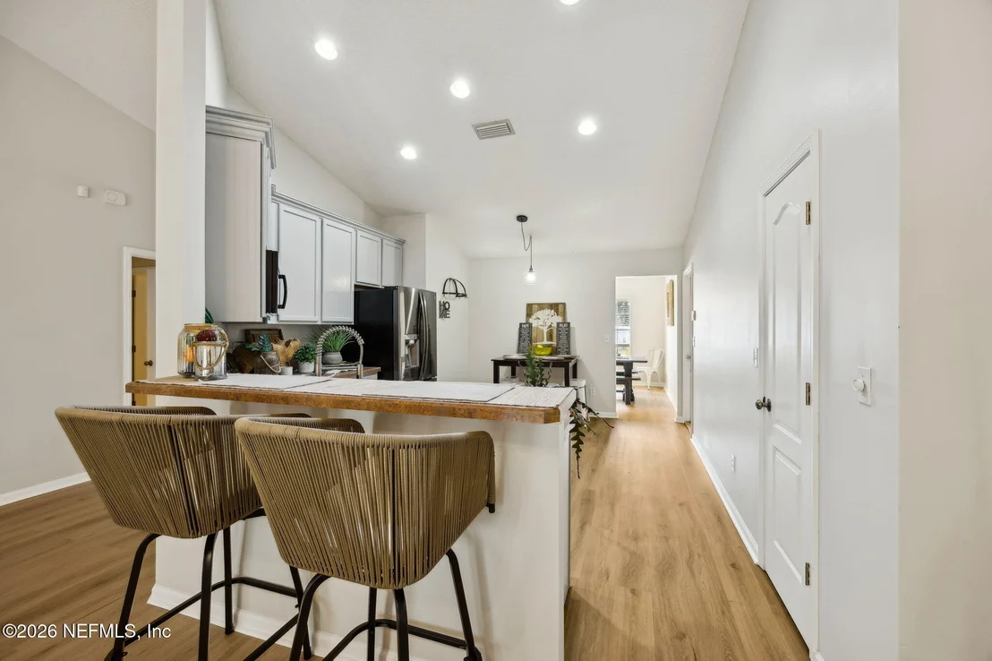 Photo of 145 FORT MILTON Drive