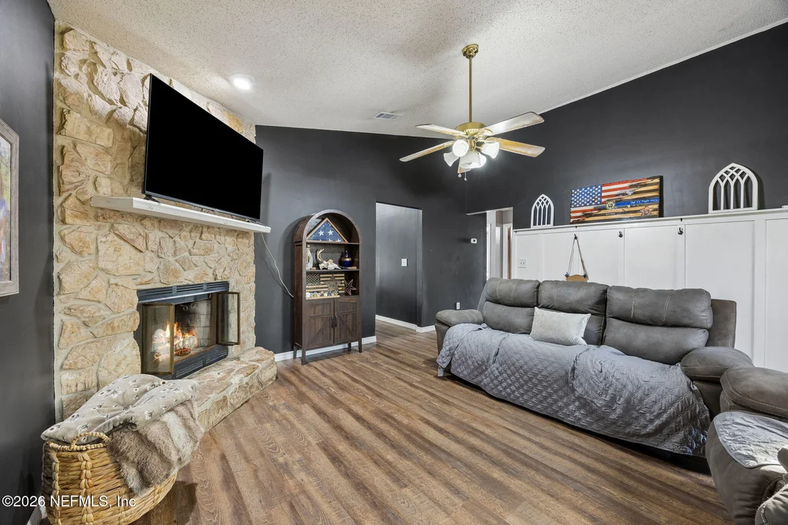 Photo of 407 MOBY DICK Drive S