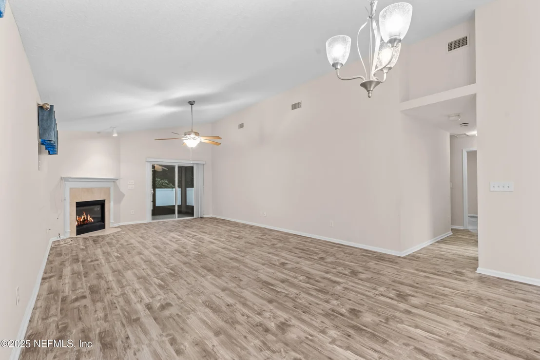 Photo of 648 E TROPICAL TRACE