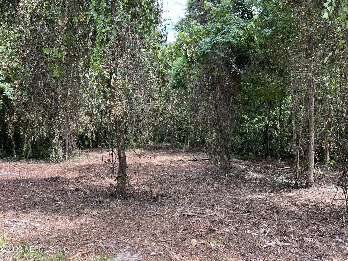 Photo of 4070 HONEYSUCKLE Circle