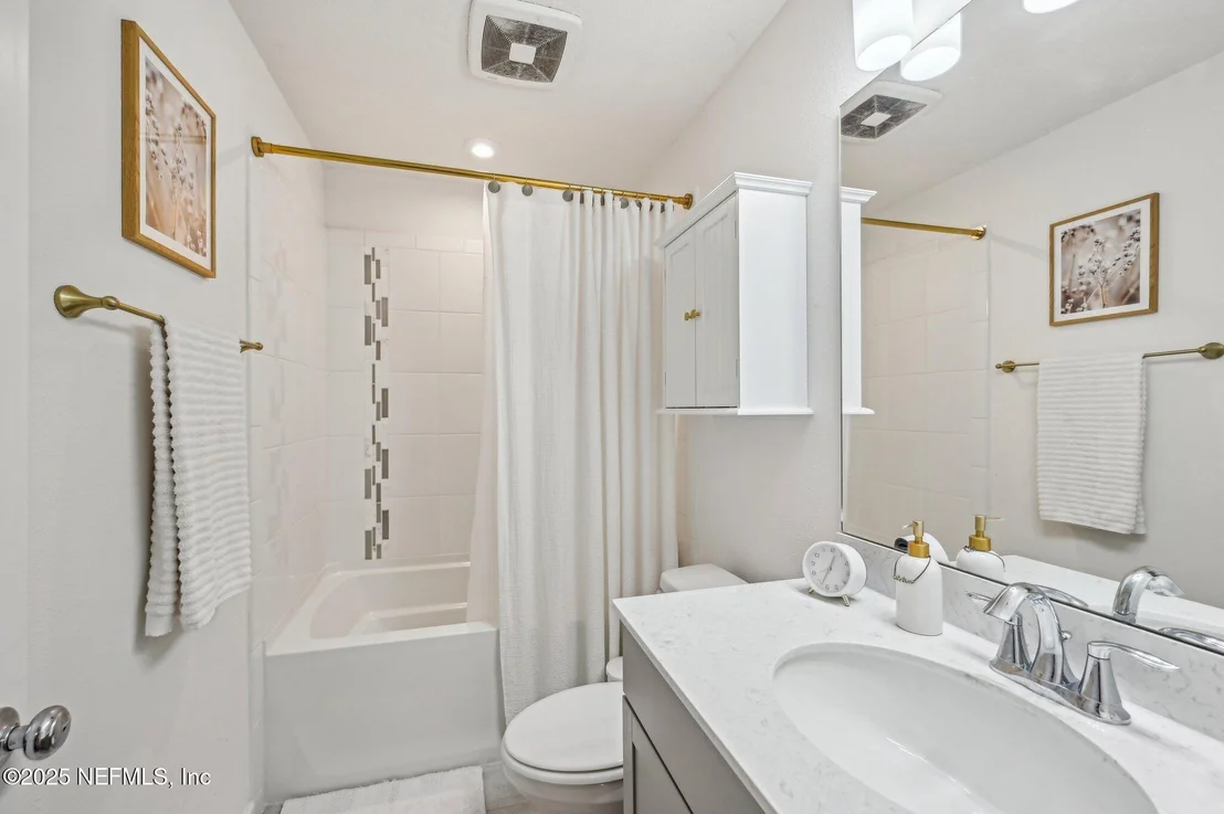 Photo of 24 OAKHURST Court