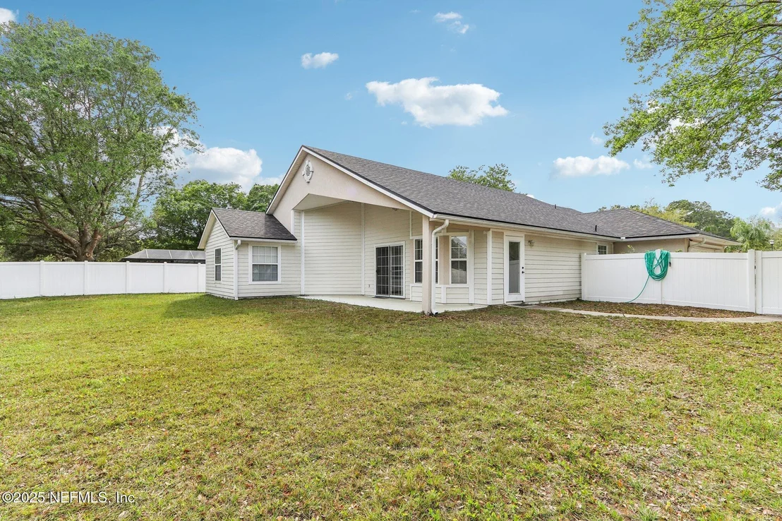 Photo of 200 NOTTINGHAM Drive W