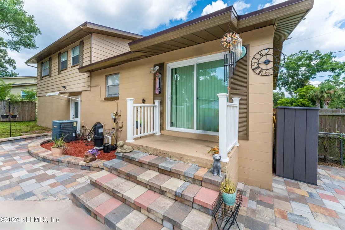 Photo of 10274 JOLYNN Road