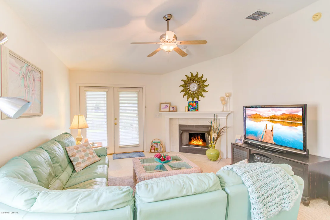 Photo of 924 N LILAC Loop