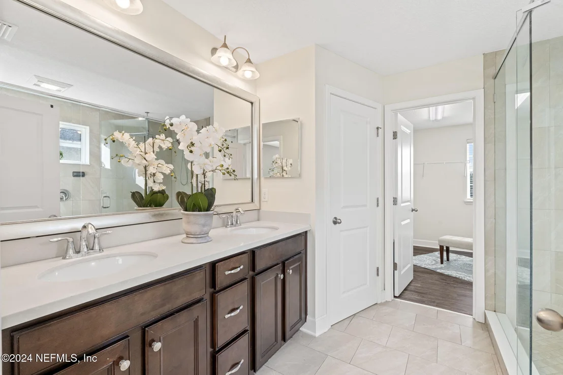 Photo of 237 SPRING PARK Avenue