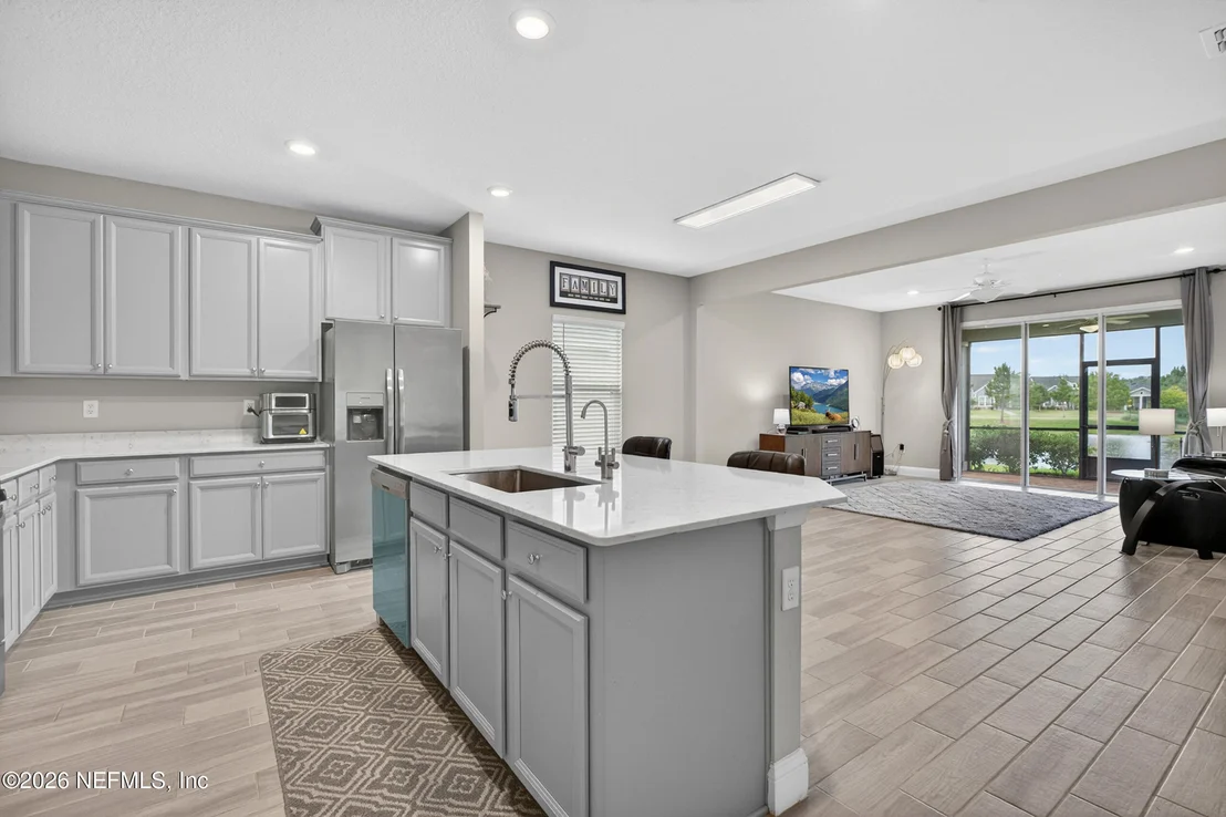 Photo of 253 RIDGEWIND Drive