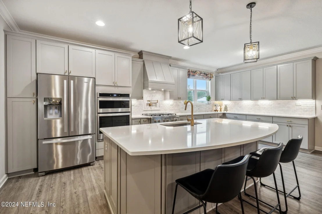 Photo of 94 LUCERNE Court