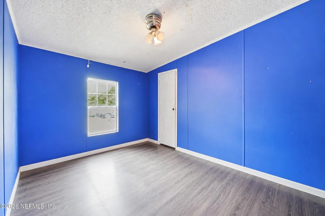Photo of 85 CURRANT Avenue