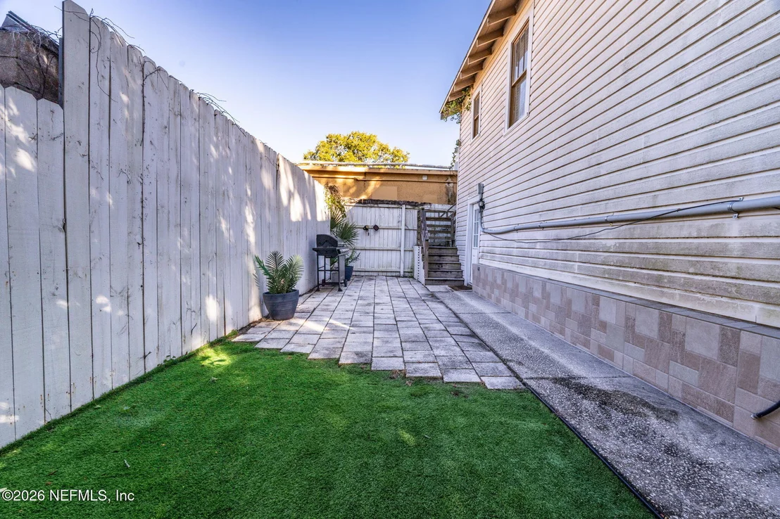 Photo of 16 MYRTLE Avenue