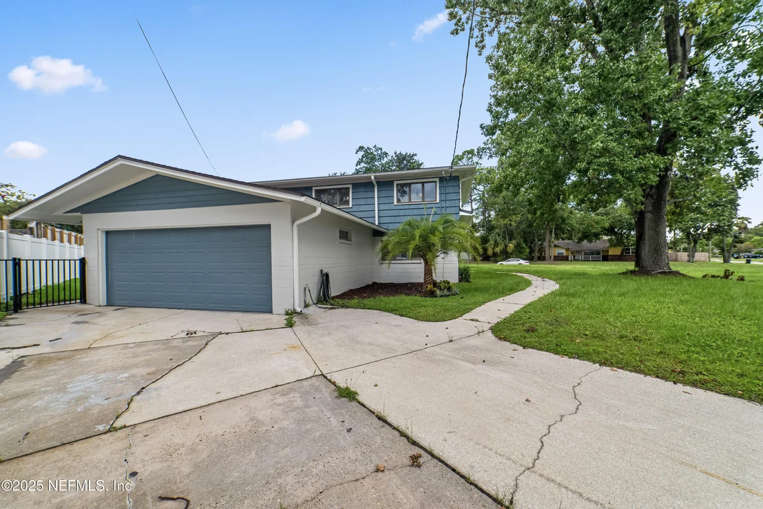 Photo of 3814 CORONADO Road