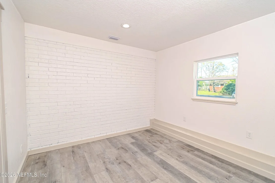 Photo of 406 BARBARA Circle