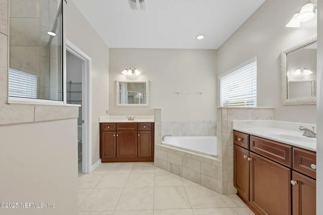 Photo of 96072 BREEZEWAY Court