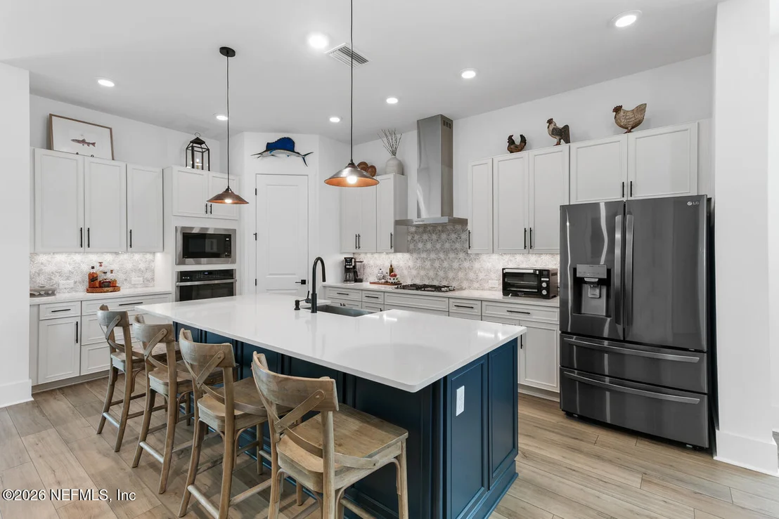 Photo of 305 BLUE HAMPTON Drive