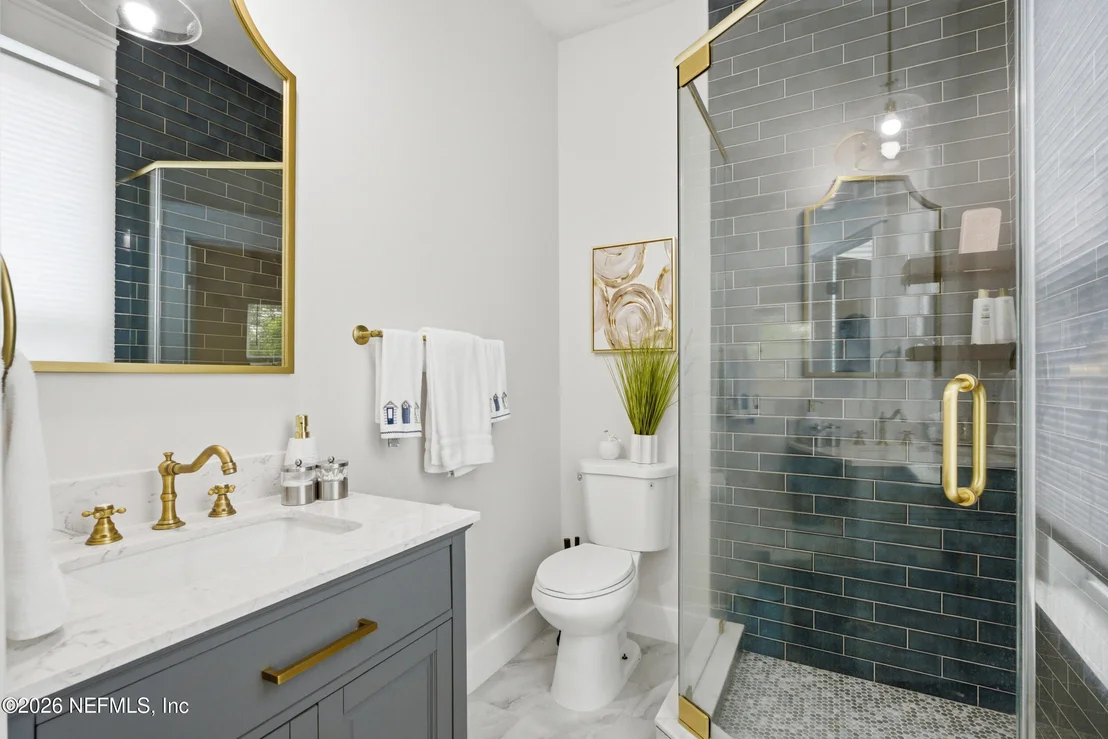 Photo of 1217 WALNUT Street
