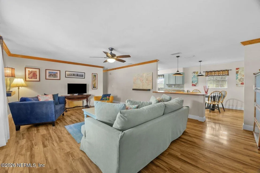 Photo of 409 LOBELIA Road