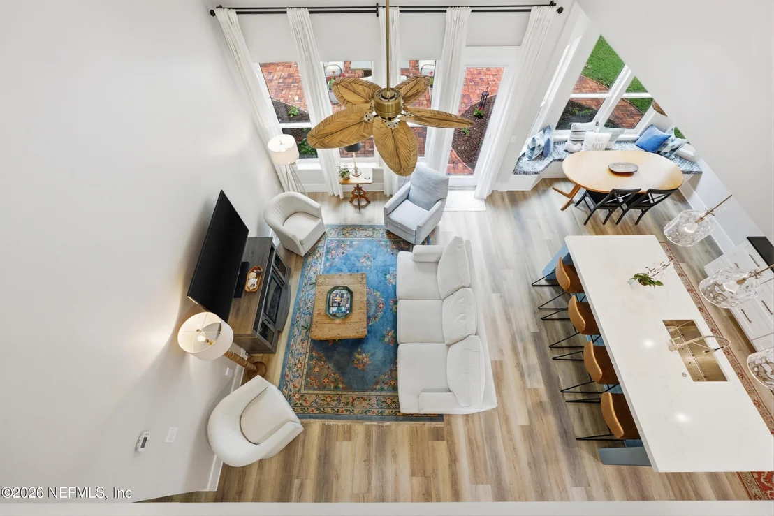 Photo of 521 SUNSET Drive