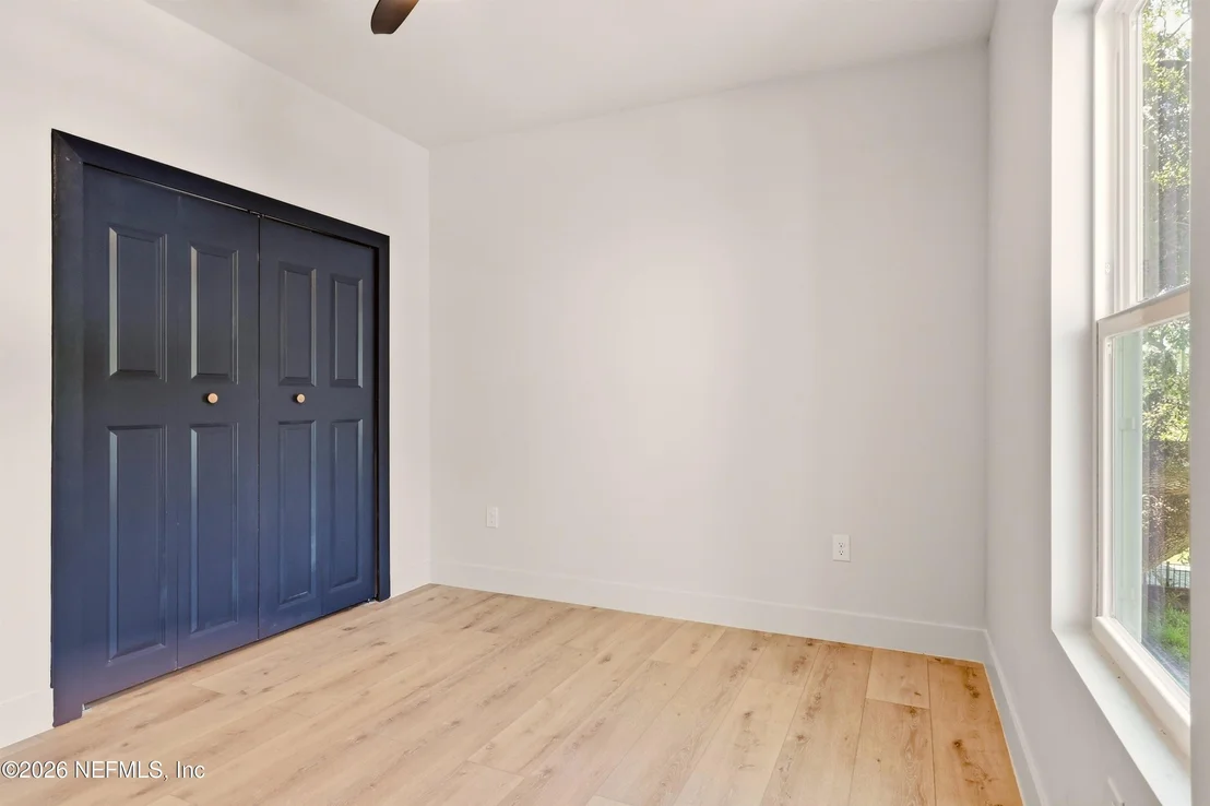 Photo of 18 E PARK Avenue