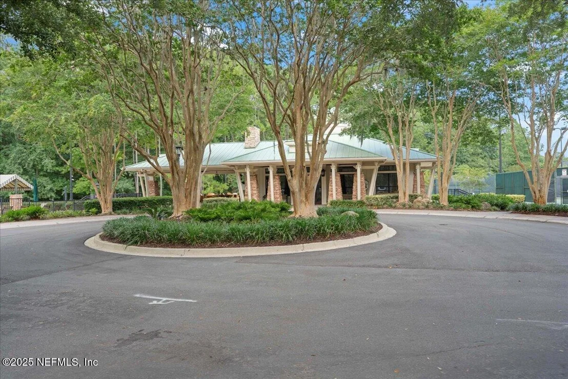 Photo of Unit 302 at 955 REGISTRY Boulevard