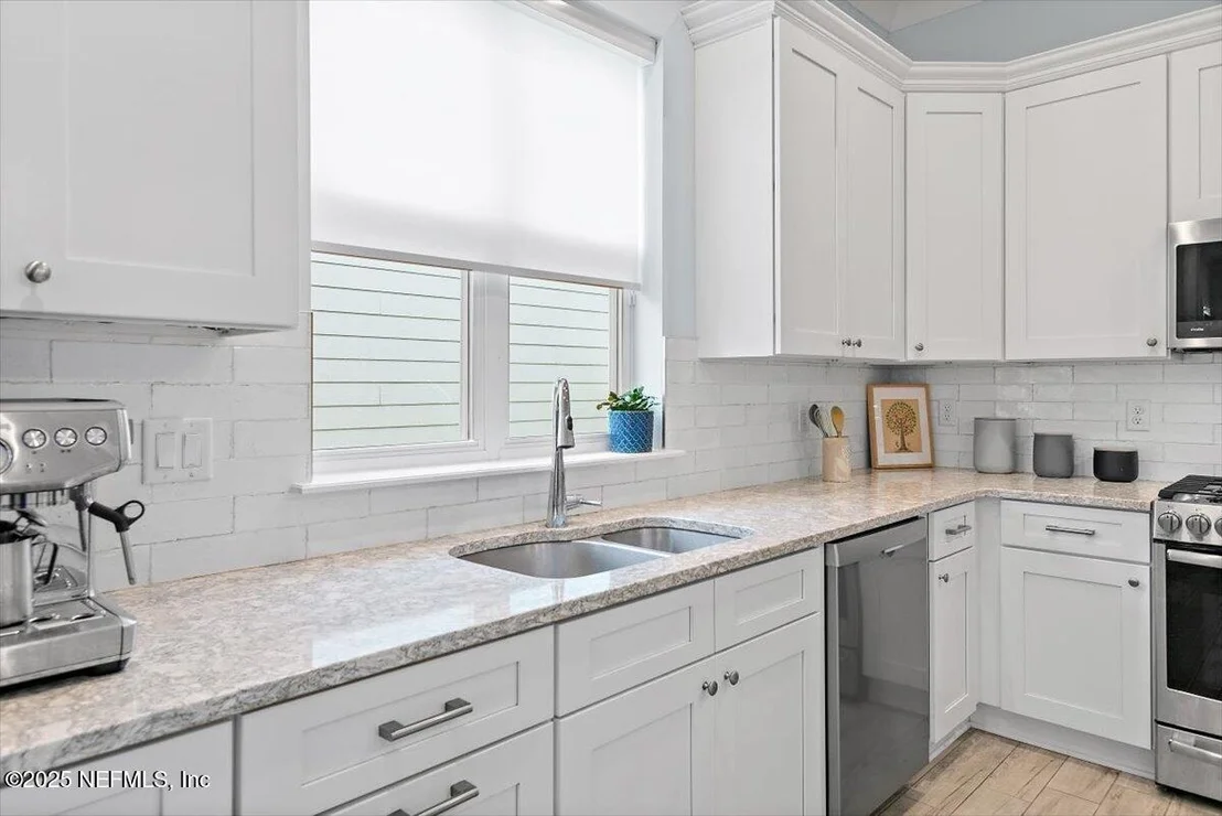 Photo of 175 OCEANVIEW Drive