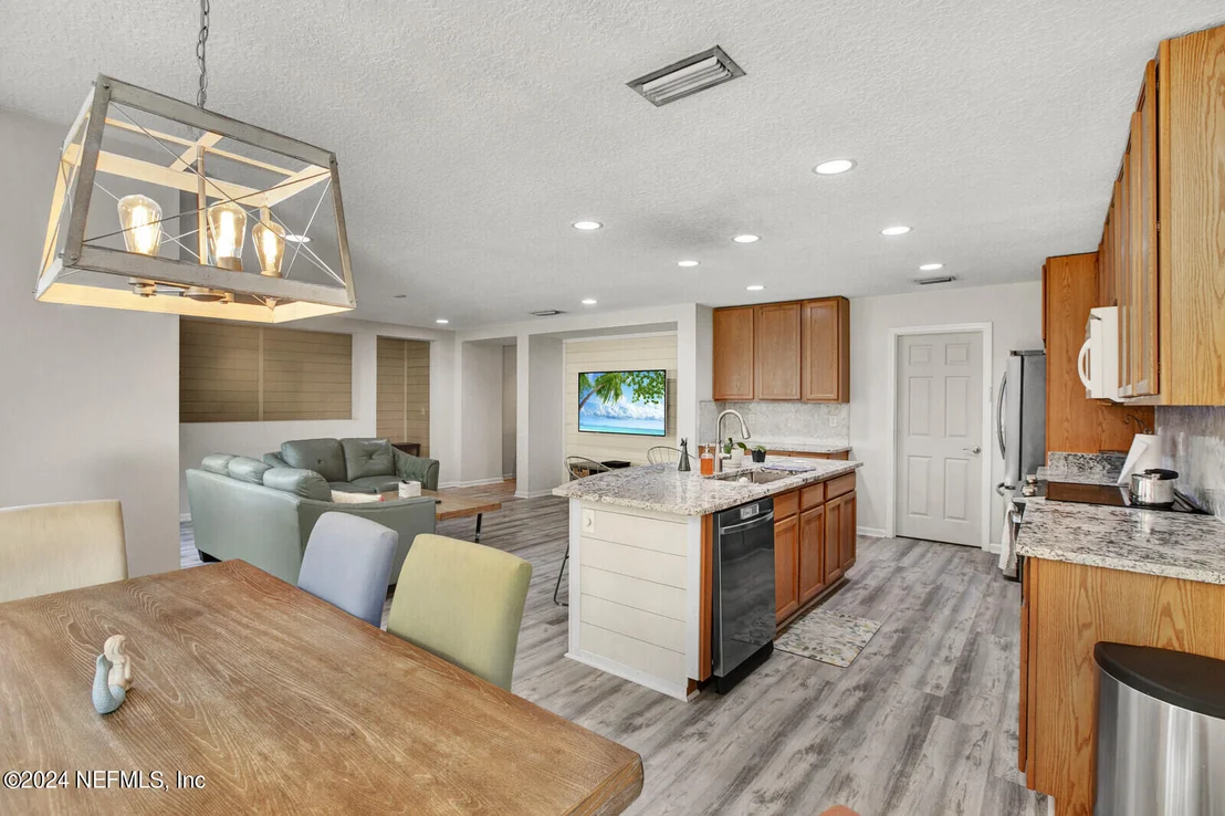 Photo of 120 BEDSTONE Drive