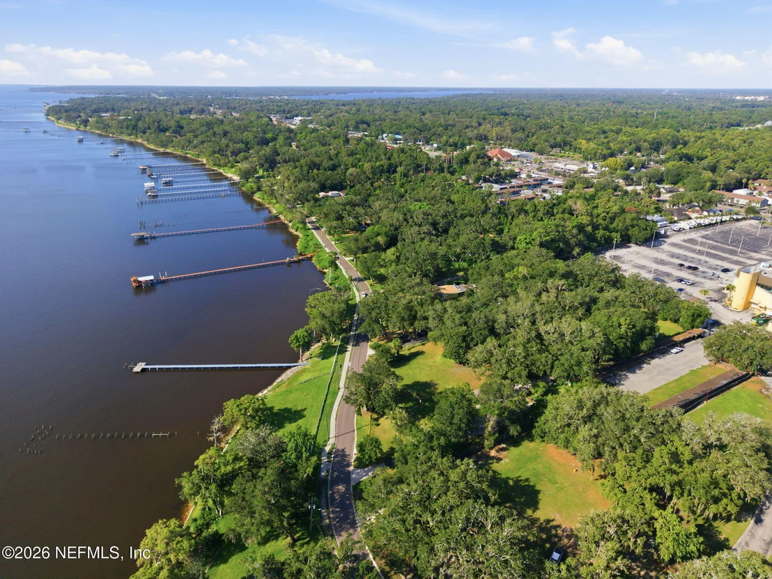 Photo of 514 RIVER Road