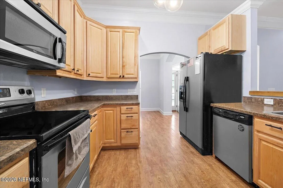 Photo of 8581 PINE Avenue