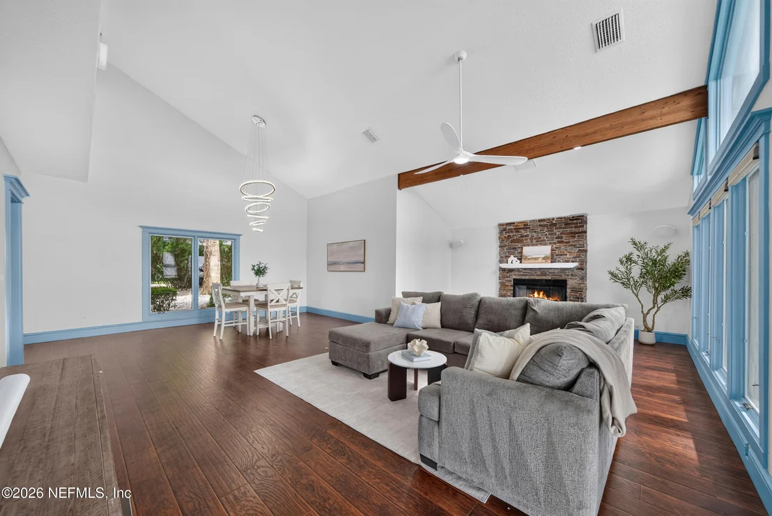 Photo of 13062 MANDARIN Road